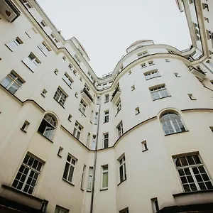 Wood Stara Ochota Privatunterkunft