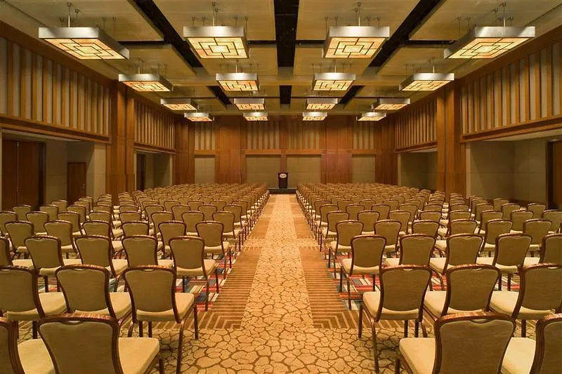 מלון The Westin ורשה 5*,